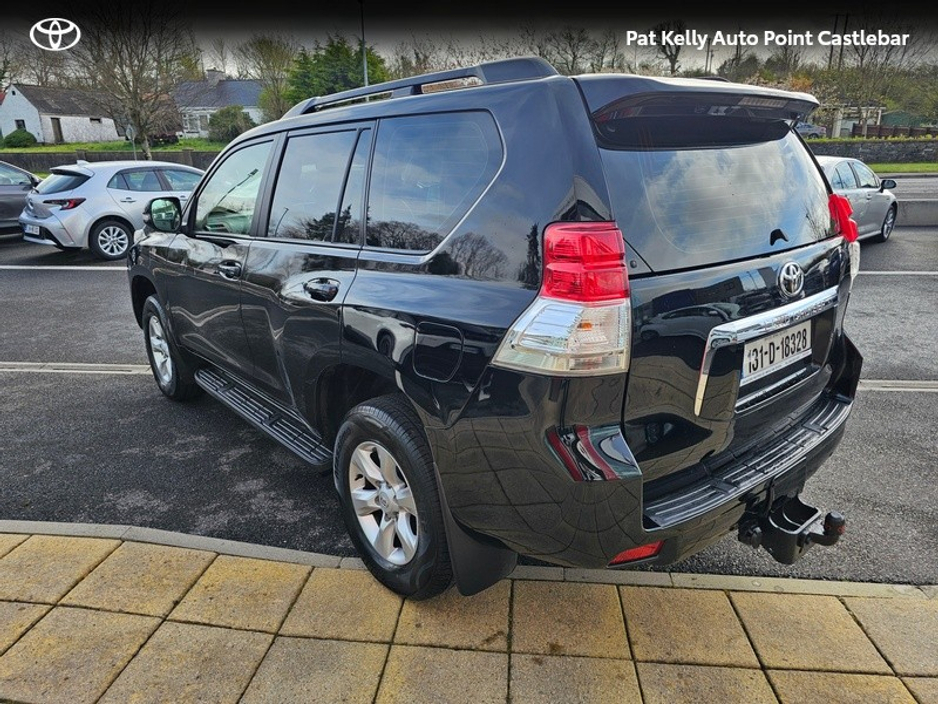 2013 Toyota Landcruiser - image 19