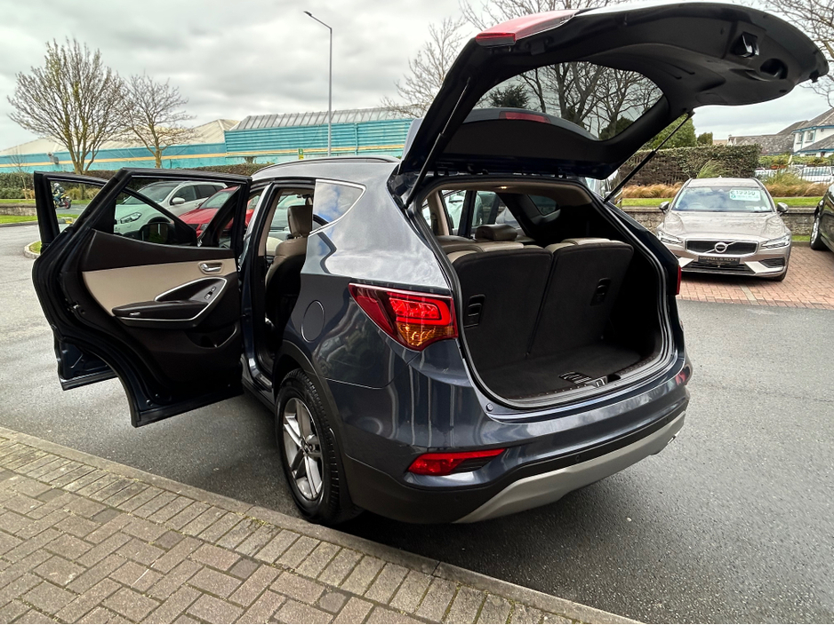 2018 Hyundai Santa Fe - image 31
