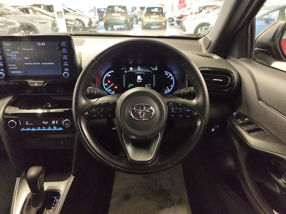 2023 Toyota Yaris Cross LUNA SPORT €29,950