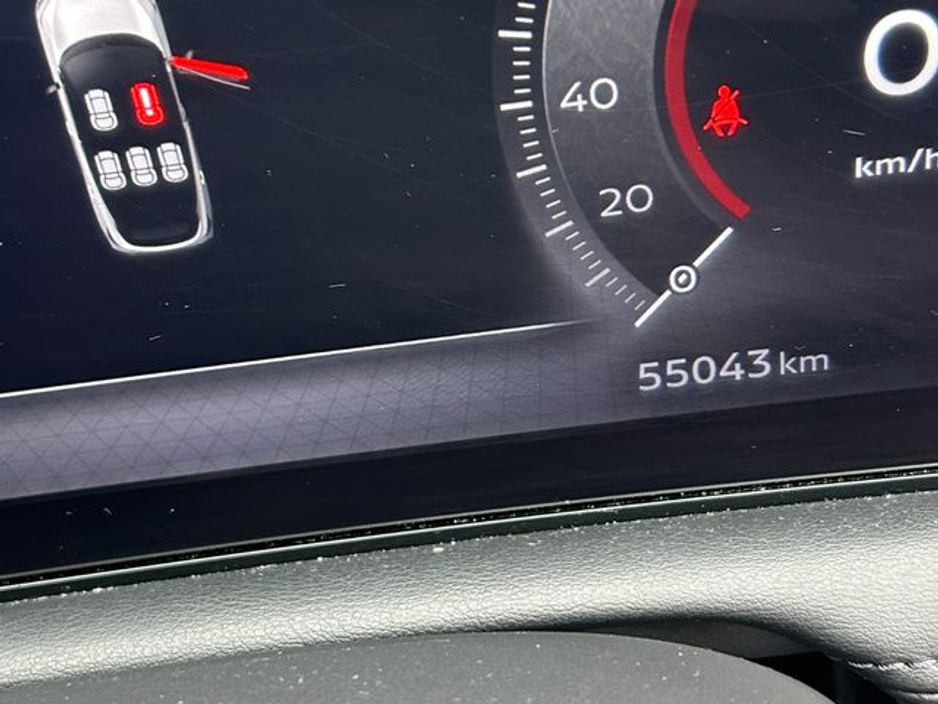 2023 Nissan Ariya - image 15