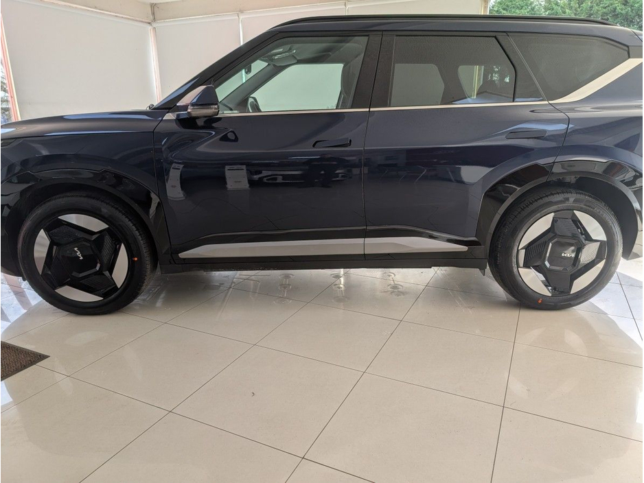 2026 Kia EV5 - image 2