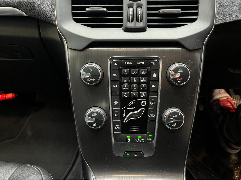 2015 Volvo V40 €11950 2015 VOLVO V40 T4 SE 1.6 AUTOMATIC / CRUISE CONTORL / REVERSE CAMERA / ELECTRIC MEMORY & HEATED SEATS €11,950