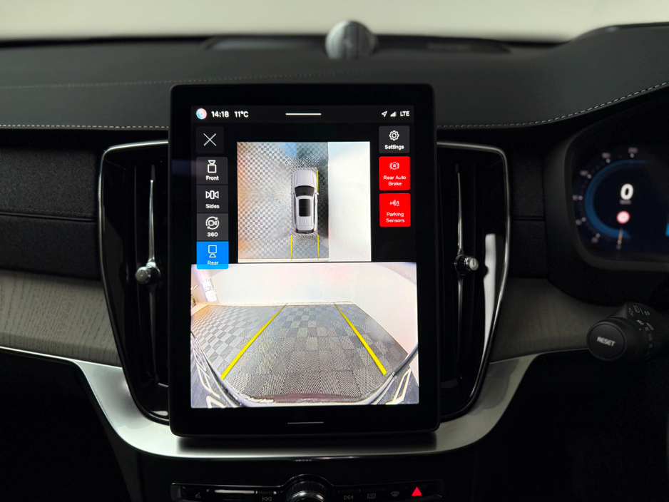 2025 Volvo XC90 - image 21