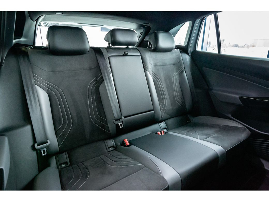 2023 Volkswagen ID.4 - image 22