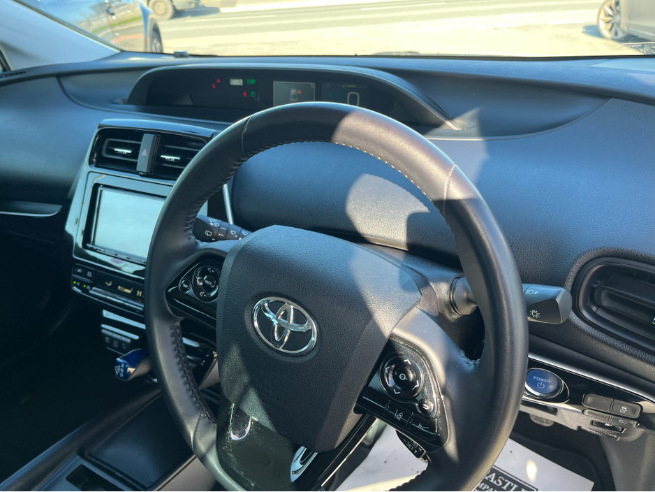 2020 Toyota Prius - image 9