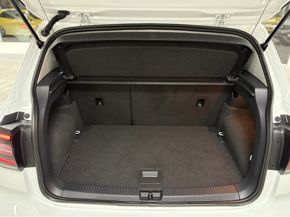 2021 Volkswagen T-Cross - image 17