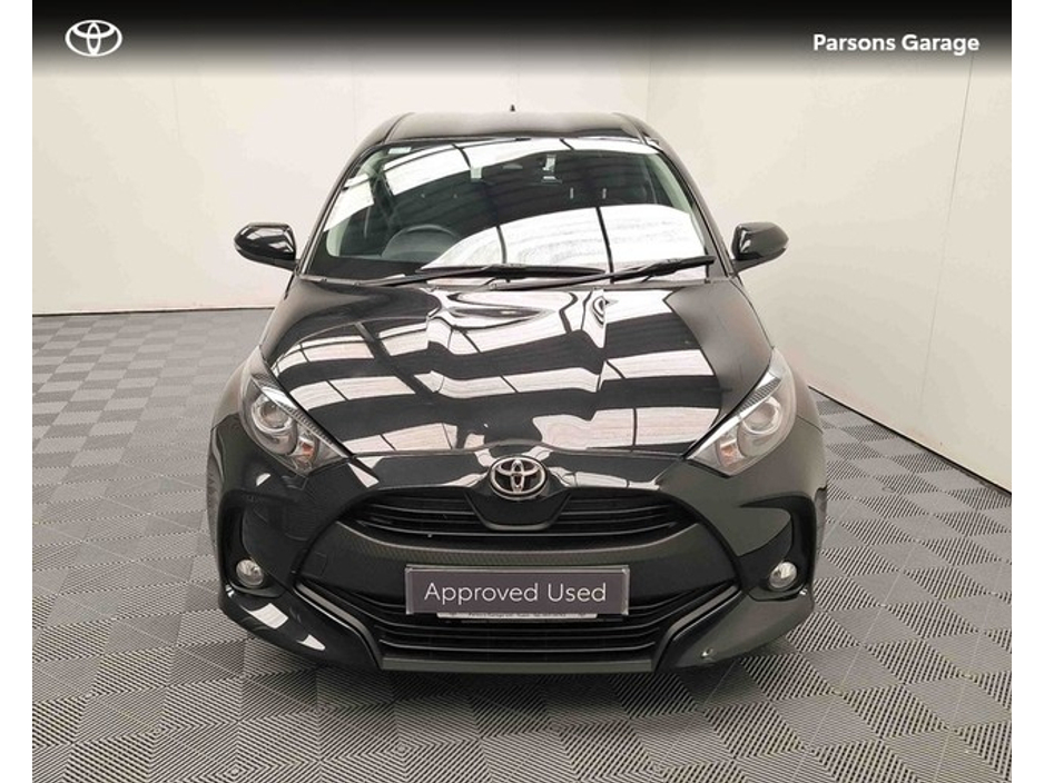 2024 Toyota Yaris - image 5