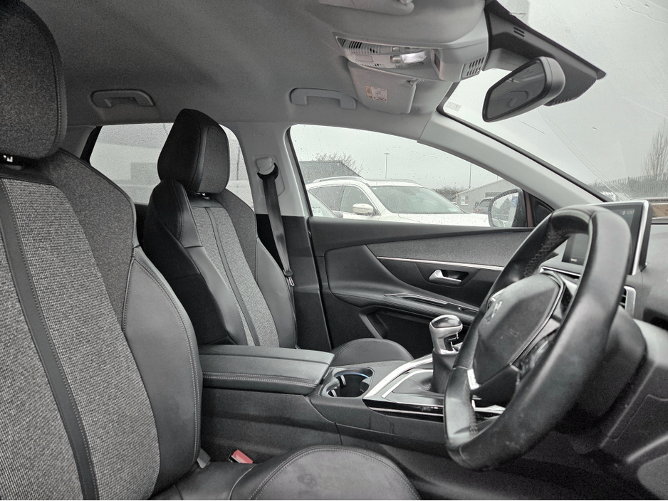 2019 Peugeot 3008 ALLURE 1.2 **  IRISH CAR ** HIGH SPEC MODEL ** REVERSE CAMERA ** HALF LEATHER ** ANDROID AUTO/APPLE CARPLAY ** LANE ASSIST **  2 KEYS ** €17,995