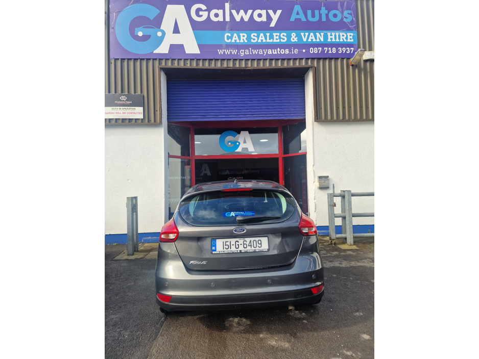 2015 Ford Focus - image 14