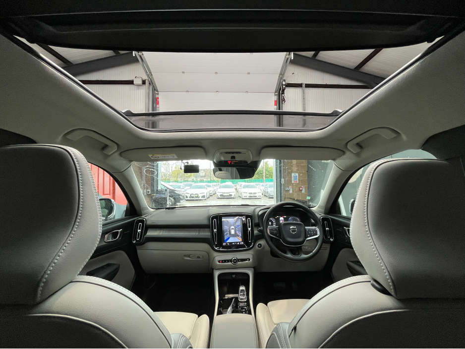 2020 Volvo XC40 - image 20