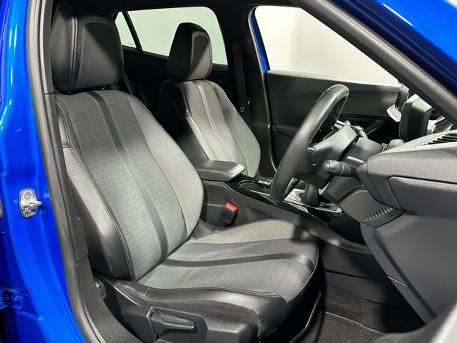 2023 Peugeot 2008 - image 10