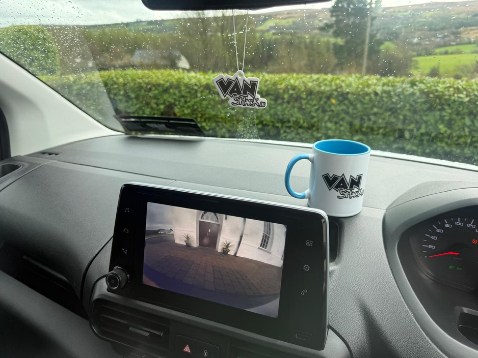 2022 Peugeot Partner - image 13