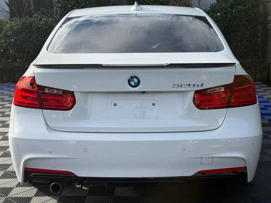 2015 BMW 3 Series 320d M-SPORT COMPETITION // FULL SERVICE HISTORY // LANE ASSIST // HEATED LEATHER SEATS €18,750