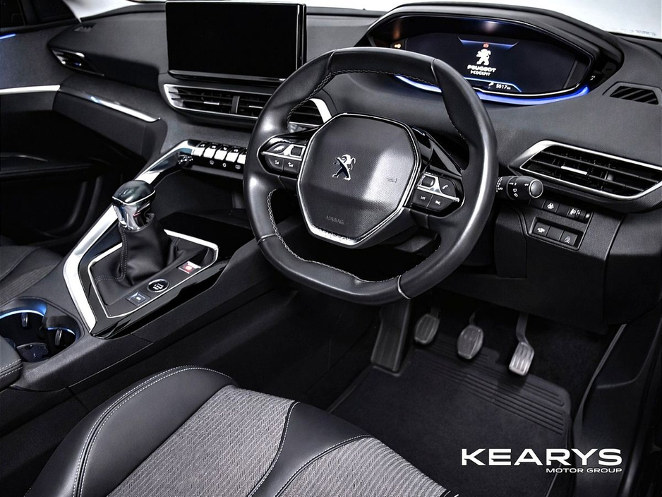 2021 Peugeot 5008 - image 11