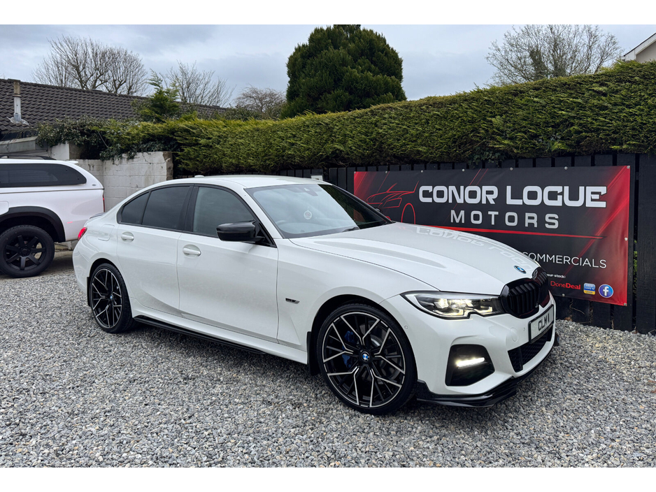 2021 BMW 3 Series - image 4