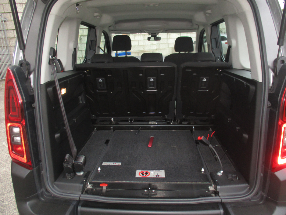 2023 Citroen Berlingo - image 5