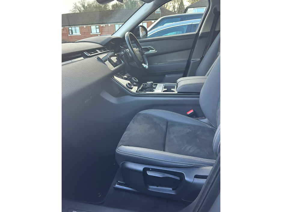 2018 Land Rover Range Rover Velar - image 21