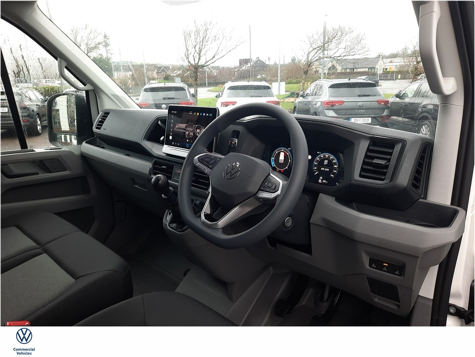 2025 Volkswagen Crafter - image 2