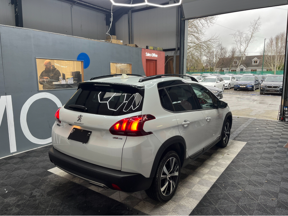 2018 Peugeot 2008 - image 2