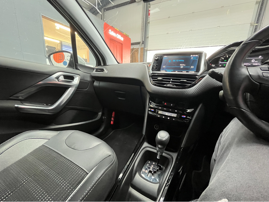 2019 Peugeot 2008 - image 15