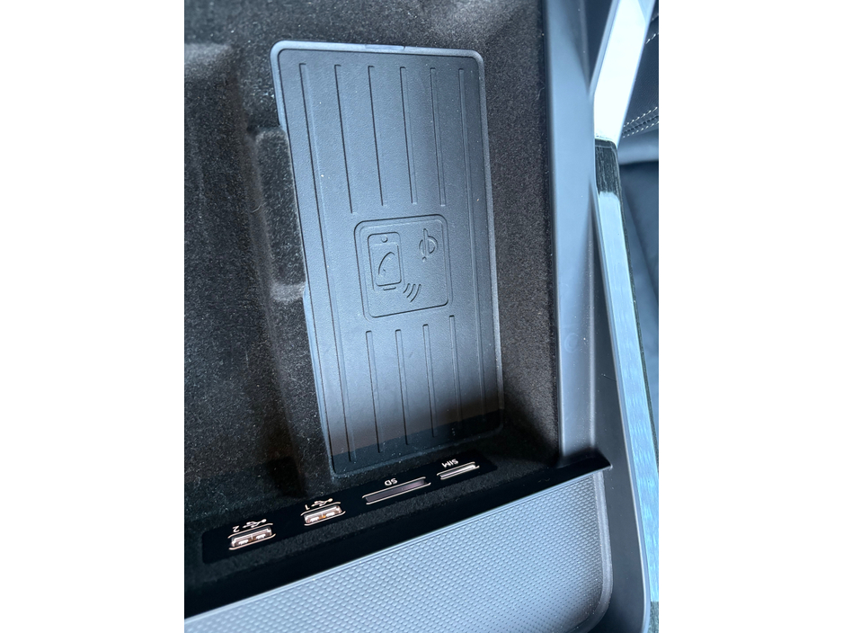 2018 Audi Q8 - image 16