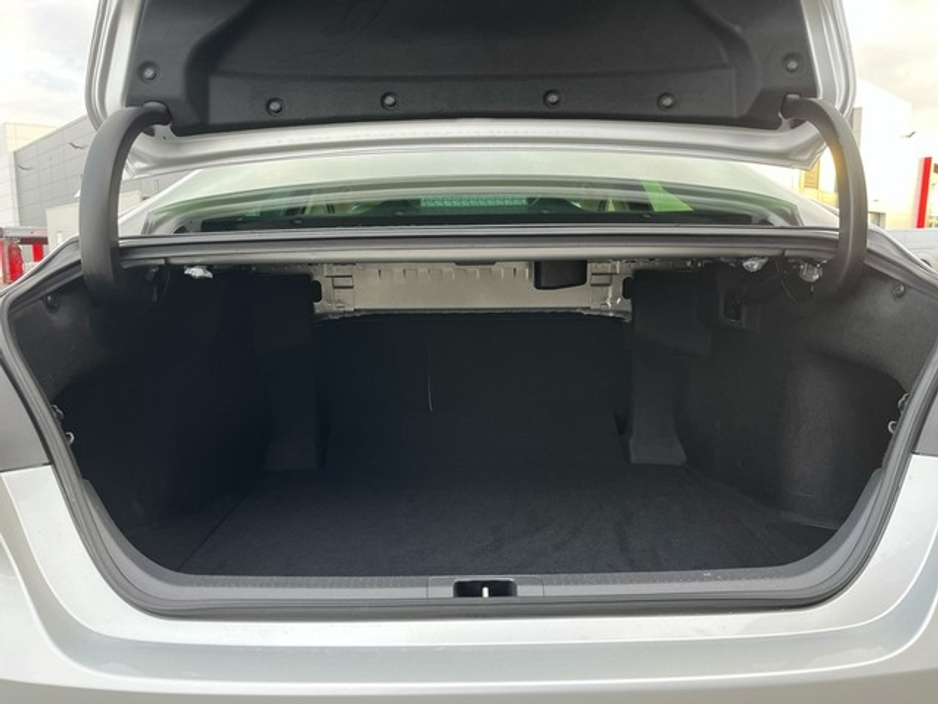 2024 Toyota Camry PLATINUM EDITION 4 €46,950