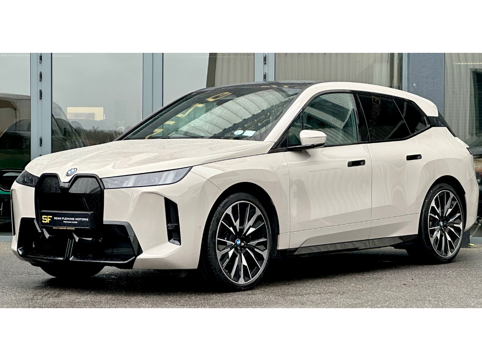 2025 BMW iX - image 2