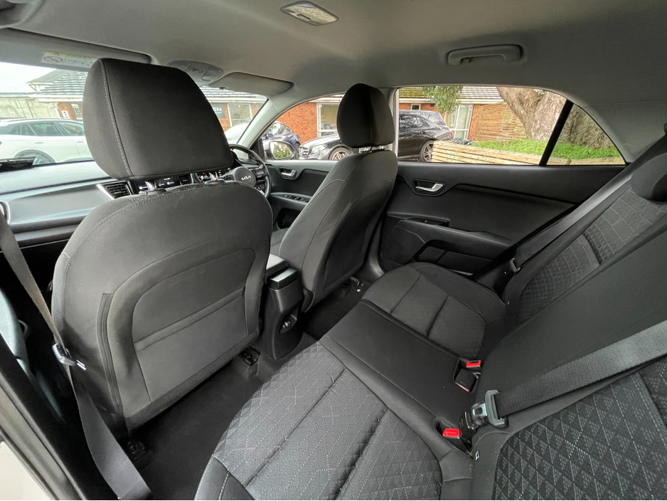 2022 Kia Rio - image 24