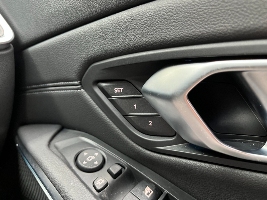 2024 BMW 3 Series - image 16