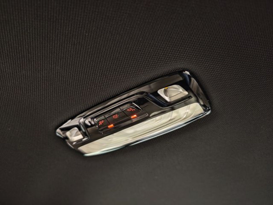 2019 BMW 5 Series - image 25