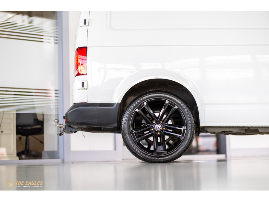 2021 Volkswagen Transporter - image 17