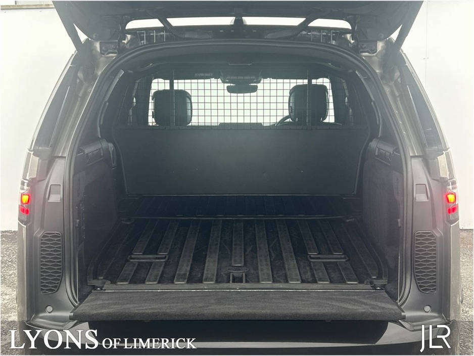 2024 Land Rover Discovery - image 13