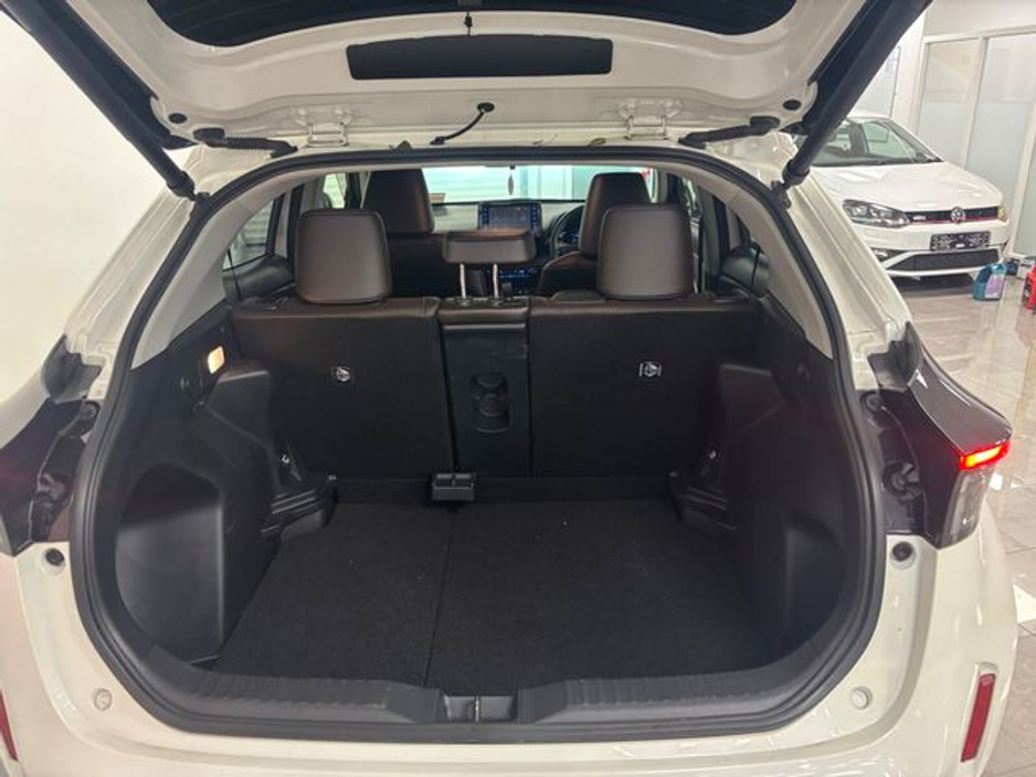 2021 Toyota Yaris Cross 1.5 Hybrid CVT Luna Sport €21,750