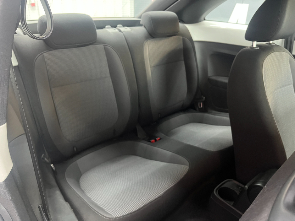 2015 Volkswagen Beetle €11950 2015 VOLKSWAGEN BEETLE DESIGN 1.2 AUTOMATIC /  REVERSE CAMERA €11,950