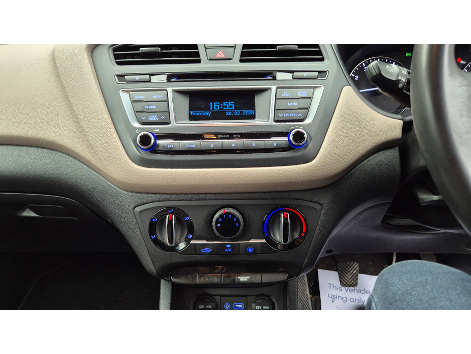 2015 Hyundai i20 - image 11