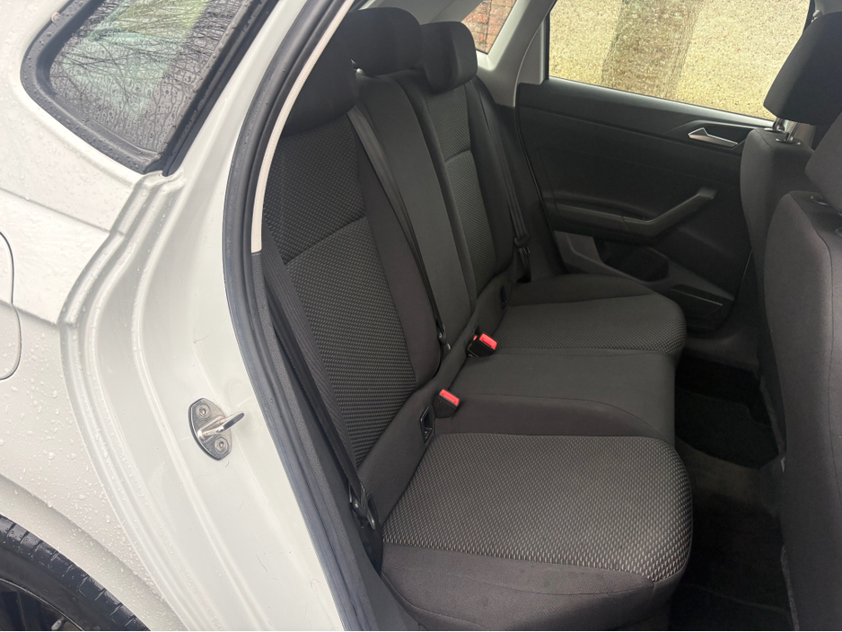 2020 Volkswagen Polo - image 13