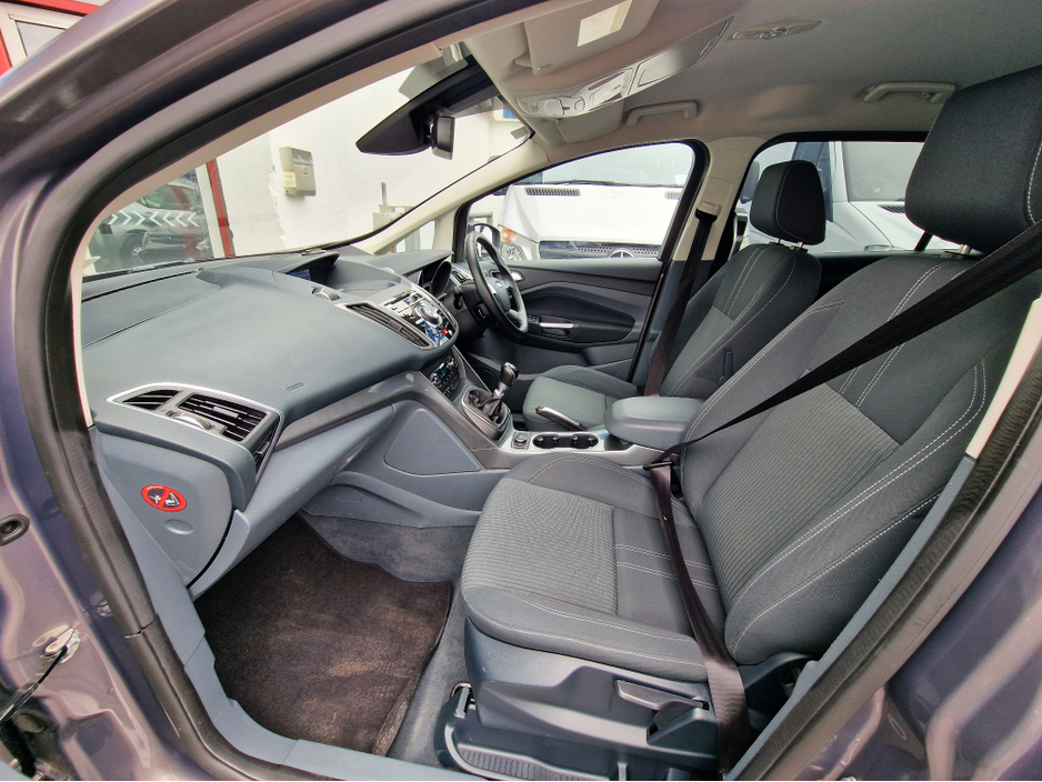 2015 Ford C-Max - image 28