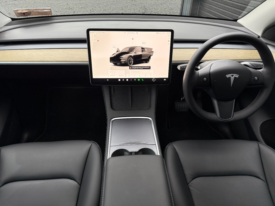 2023 Tesla Model Y - image 9