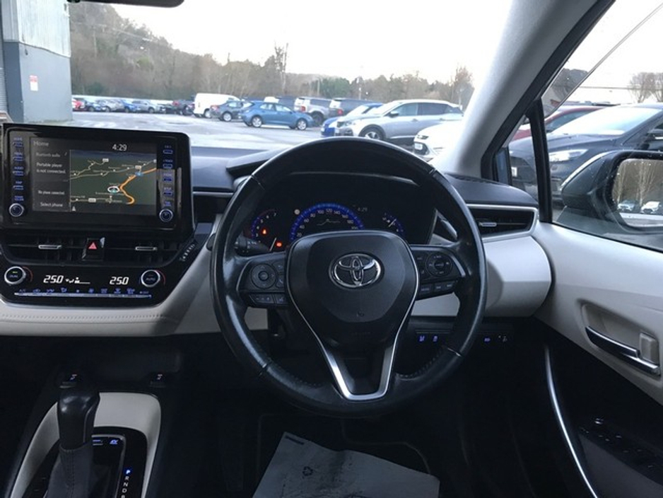 2021 Toyota Corolla LUNA SPORT - GRANDONS €24,995