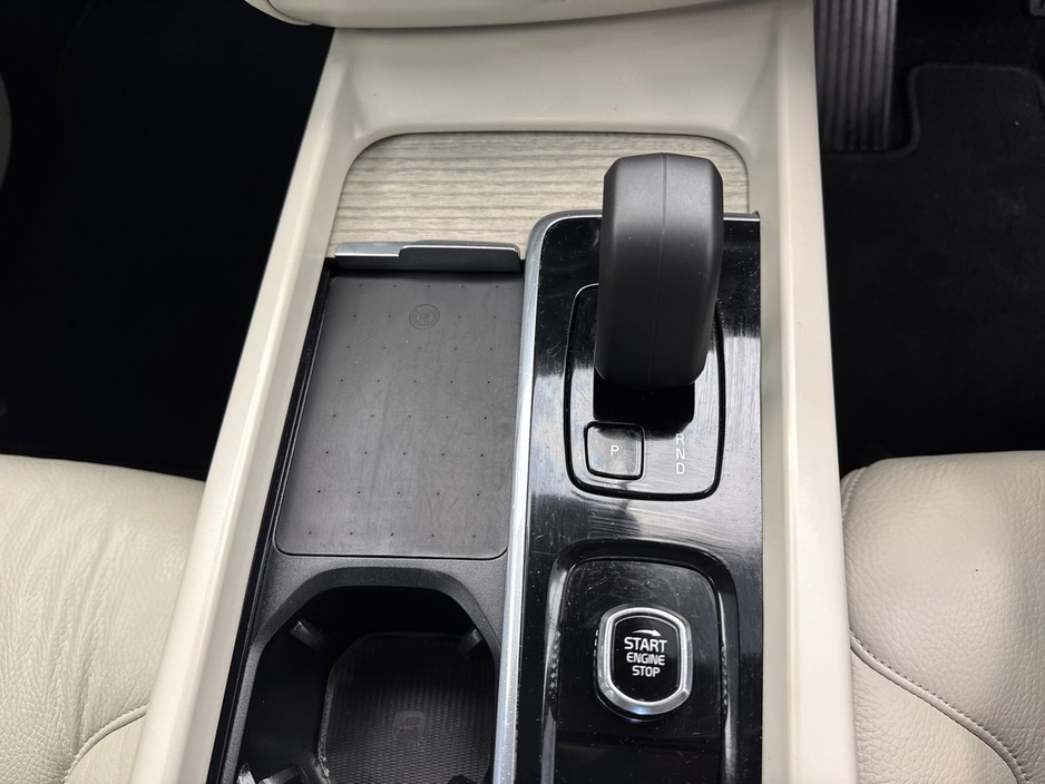 2023 Volvo XC60 - image 16