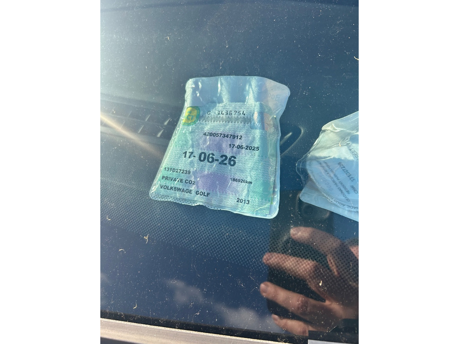 2013 Volkswagen Golf - image 13