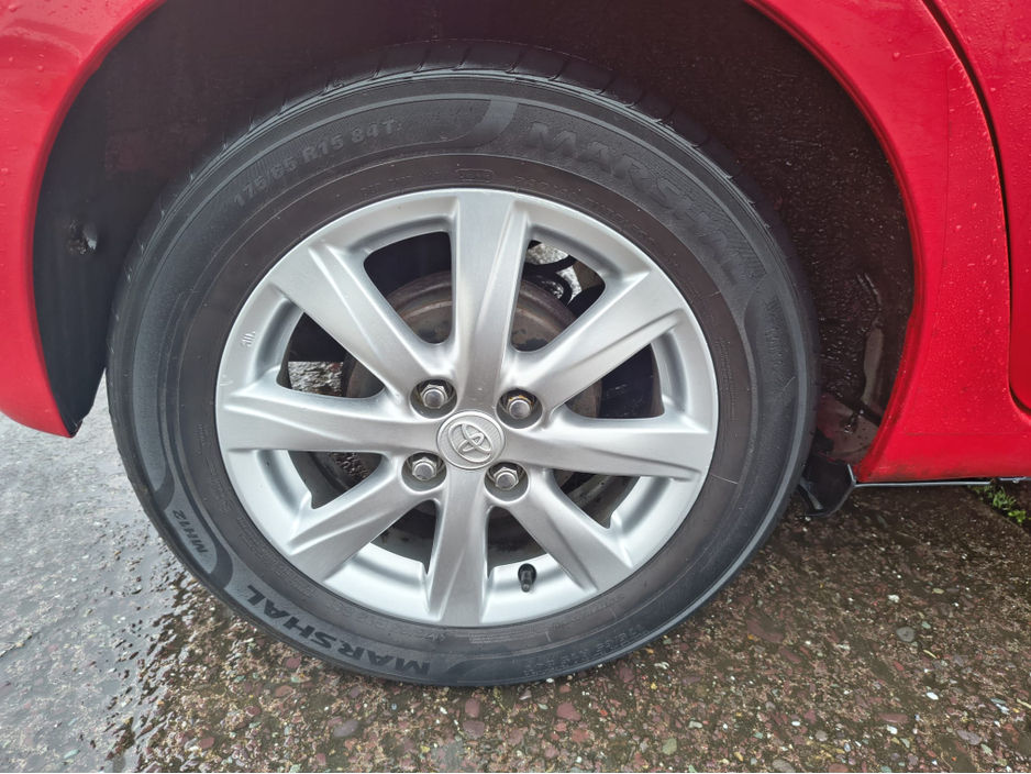 2014 Toyota Yaris 1.0 AURA 4DR €8,950