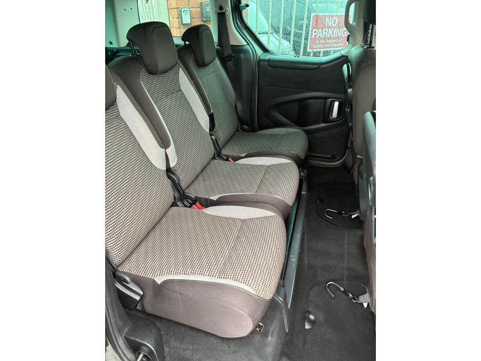 2015 Peugeot Partner - image 10