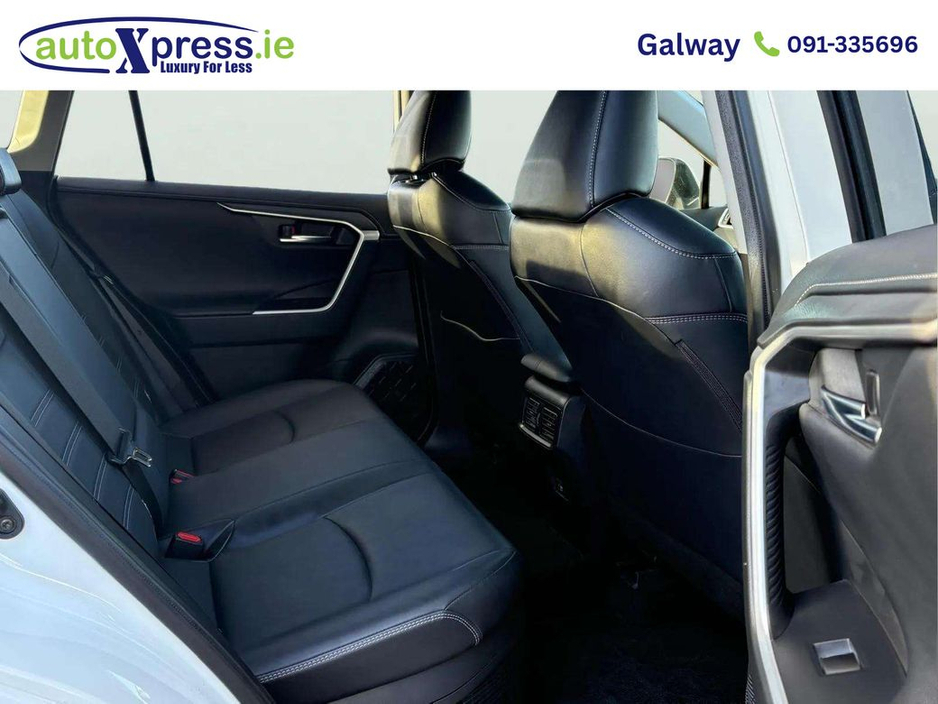 2020 Toyota Rav4 - image 7