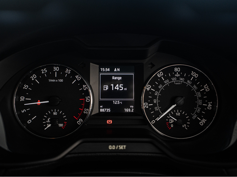 2015 Skoda Octavia - image 20