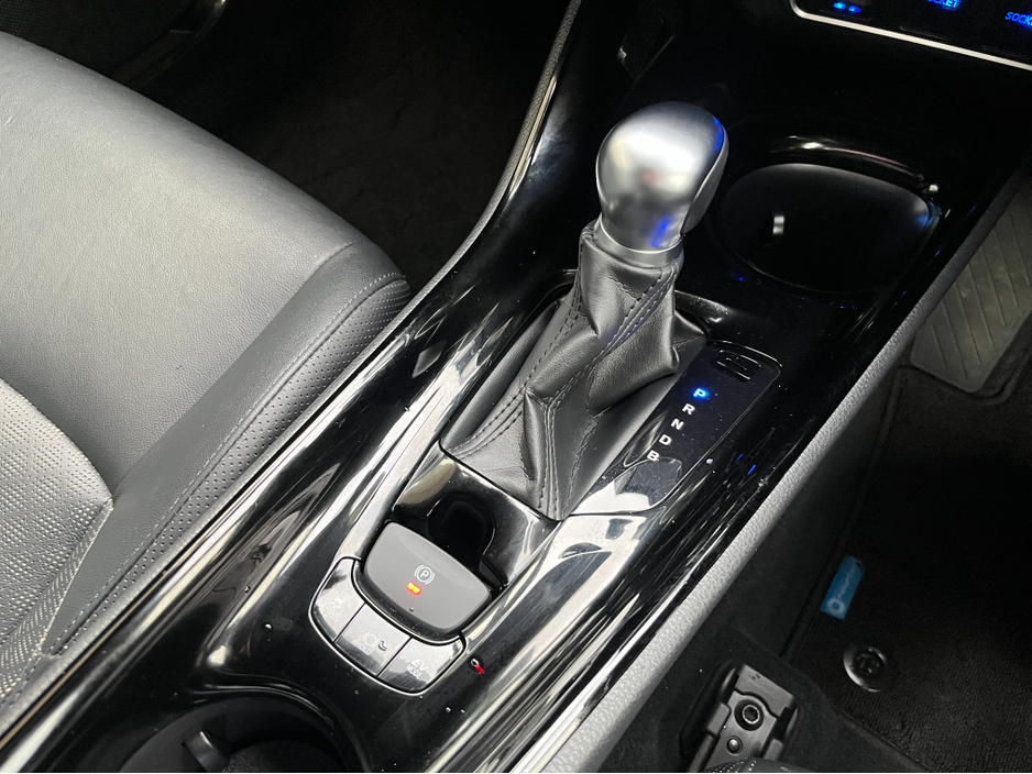 2020 Toyota C-HR - image 16