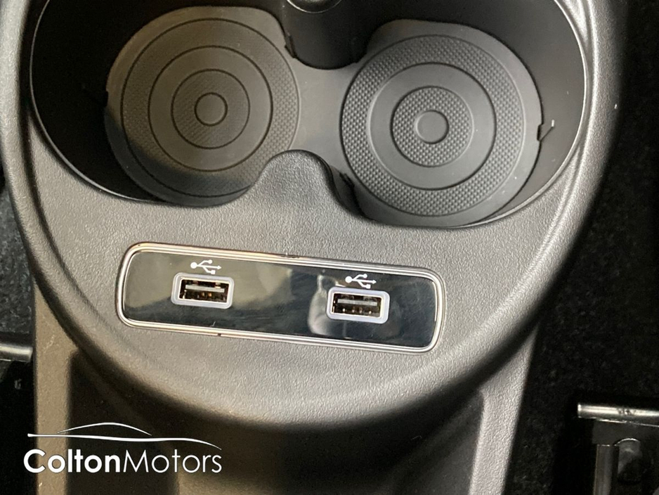 2025 Fiat 500 Dolce Vita 1.0i MHEV (ONLY 4,000KMS) €21,450