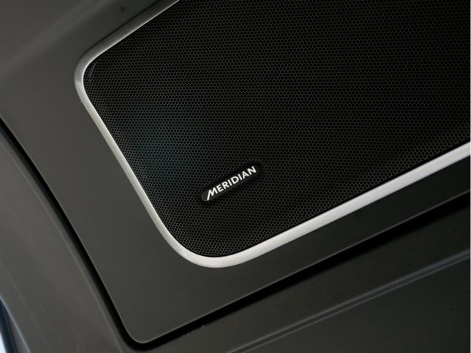 2025 Land Rover Range Rover - image 14