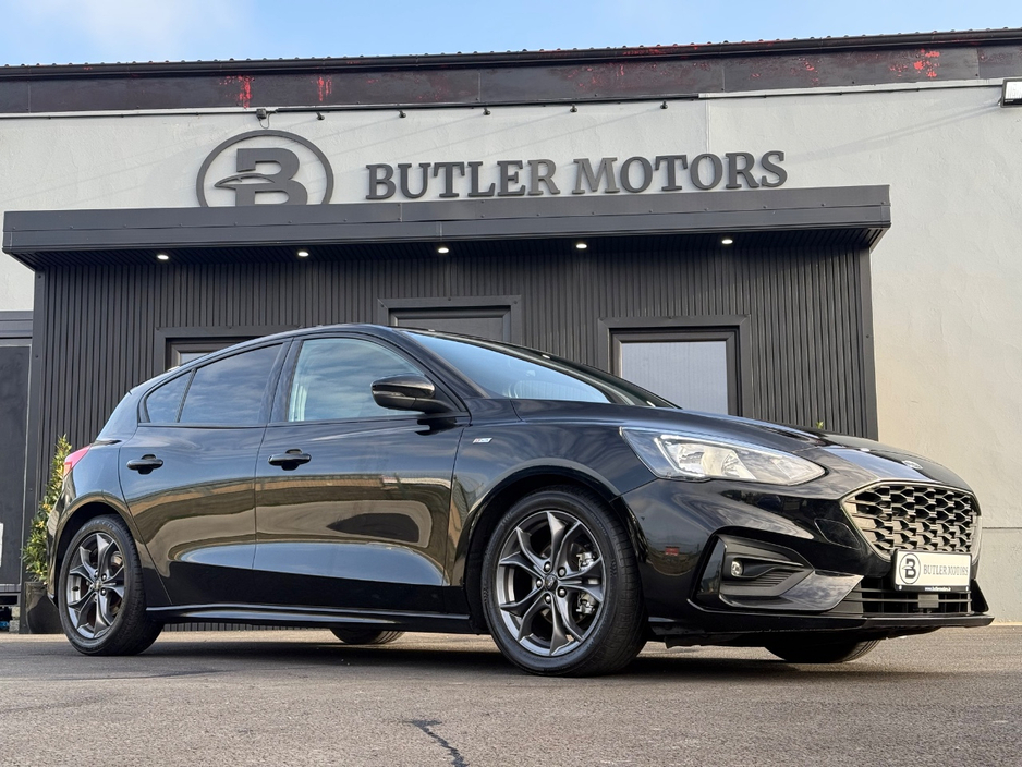 2019 Ford Focus - image 16