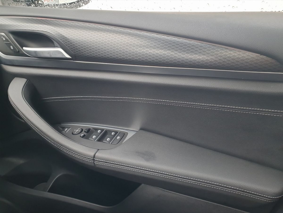 2023 BMW X3 - image 23